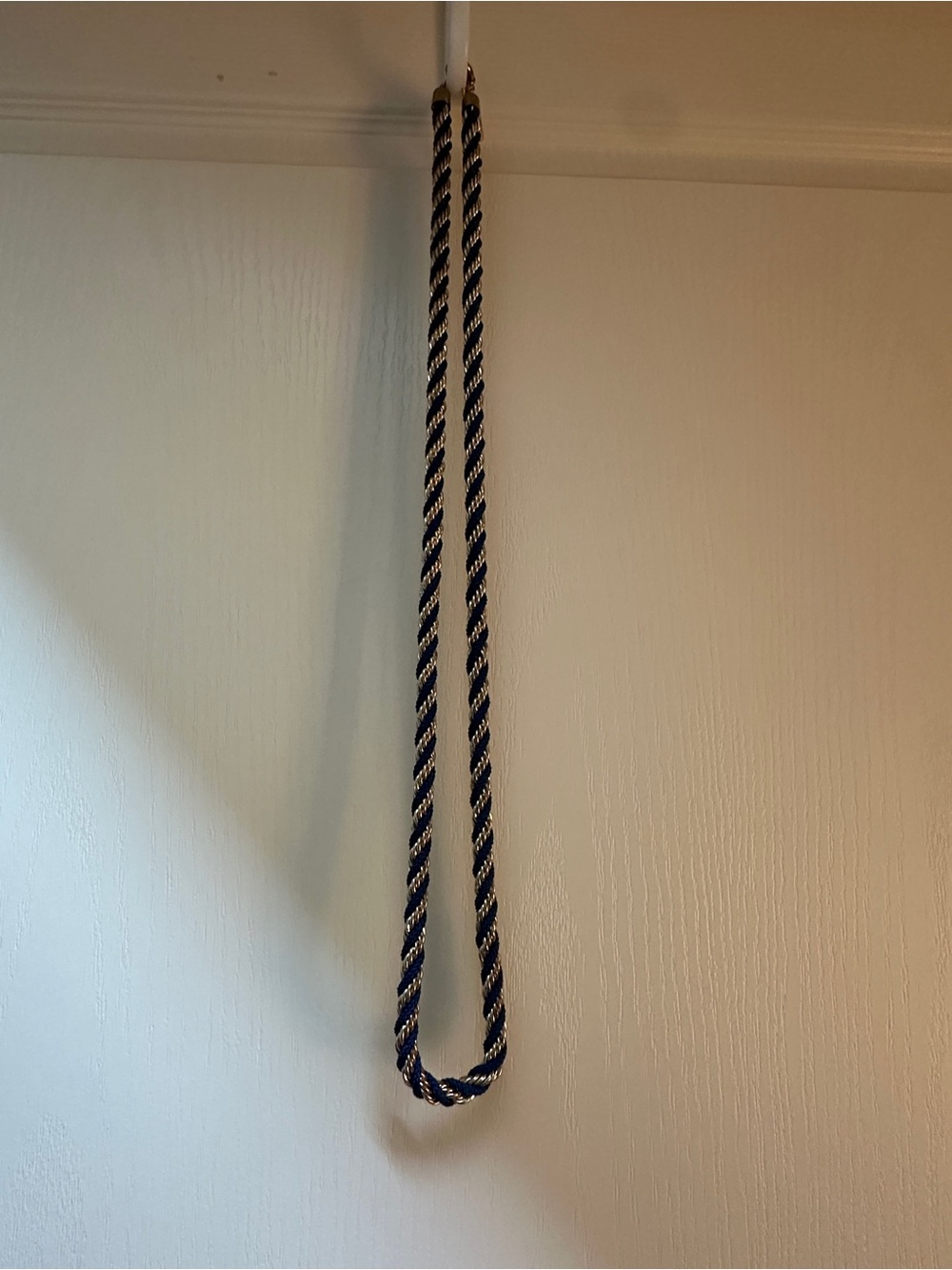 Vineyard Vines Navy and White Rope Necklace